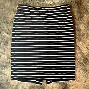 J.Crew “The pencil skirt” Size 4